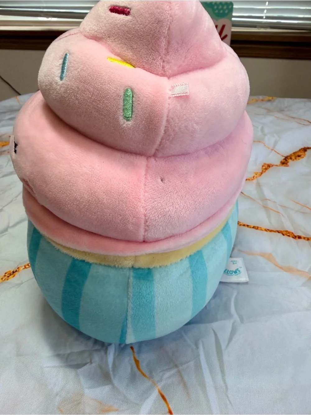Squishmallows Deidre the Cupcake